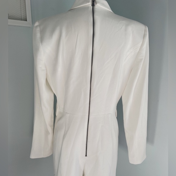 Alice+Olivia  KYRIE TUXEDO SKORT ROMPER - Picture 2 of 16